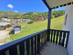 Property grounds - 50m from resort center, 1st floor, balcony, tv, 20m², Saint Martin de Belleville (Saint-Martin-de-Belleville)