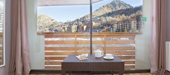 Wifi, 20m from ski slopes, fitness, swimming pool, sauna, balcony, tv, ski locker, 22m², Isola 2000