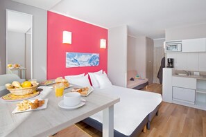 2 室のベッドルーム、WiFi、ベッドシーツ