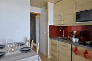 Fridge, oven, dishwasher