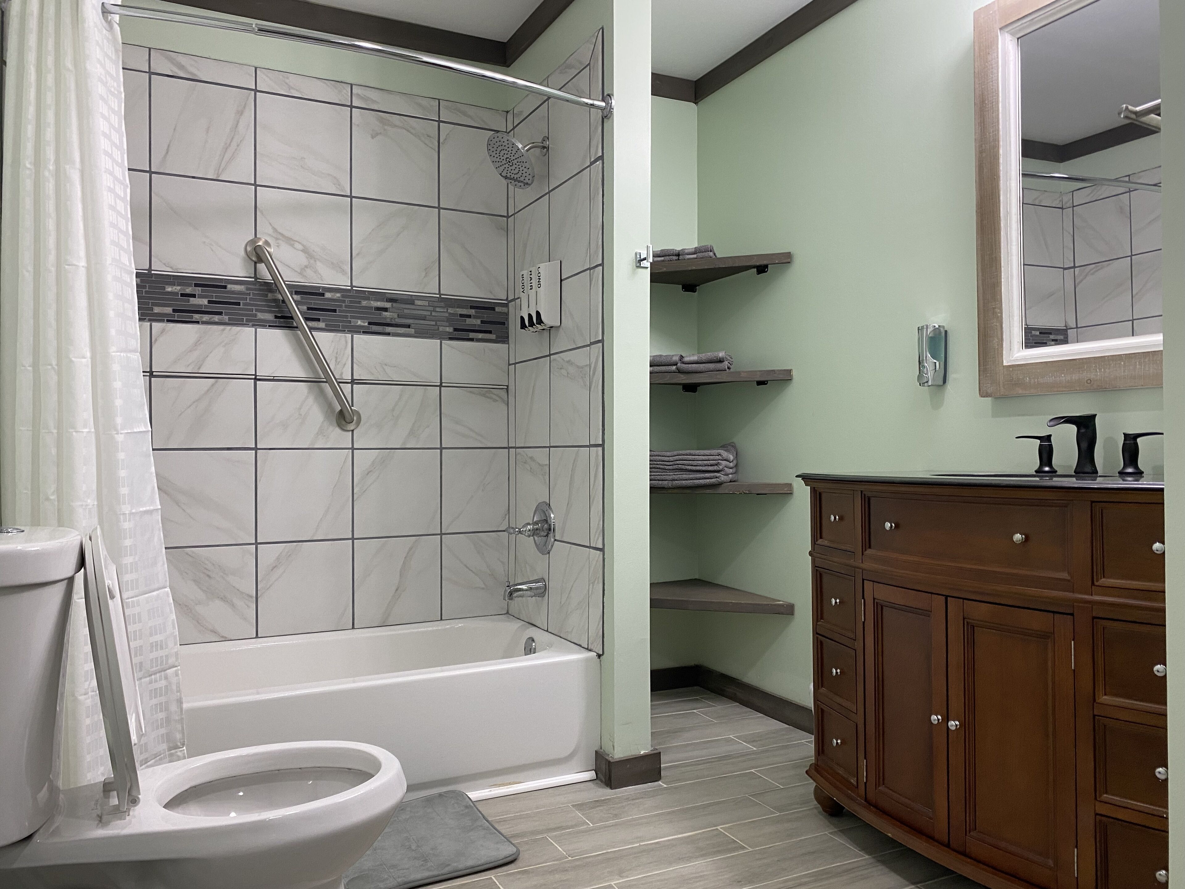 Modern executive house in quiet town (A)