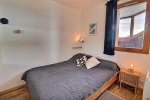 1 bedroom, WiFi, bed sheets - 100m from shops, 1st floor, balcony, 34m², Méribel-Mottaret (Méribel - Les Allues)
