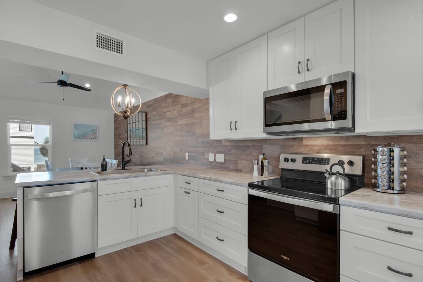 Captains Duplex on the Coast - Entire building