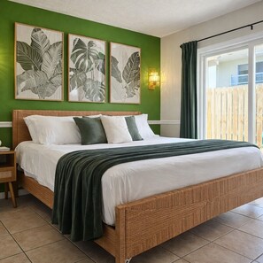 3 chambres, bureau, fer et planche à repasser, lit parapluie