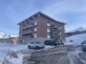 Exterior - View ski slopes, terrace, tv, 24m², La Plagne (La Plagne)