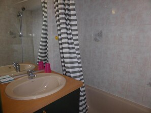 Bathtub