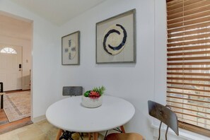 Interior - Tucker #2 (Studio) · Studio Oasis+Private Patio -Super Walkable-Midtown (Memphis)