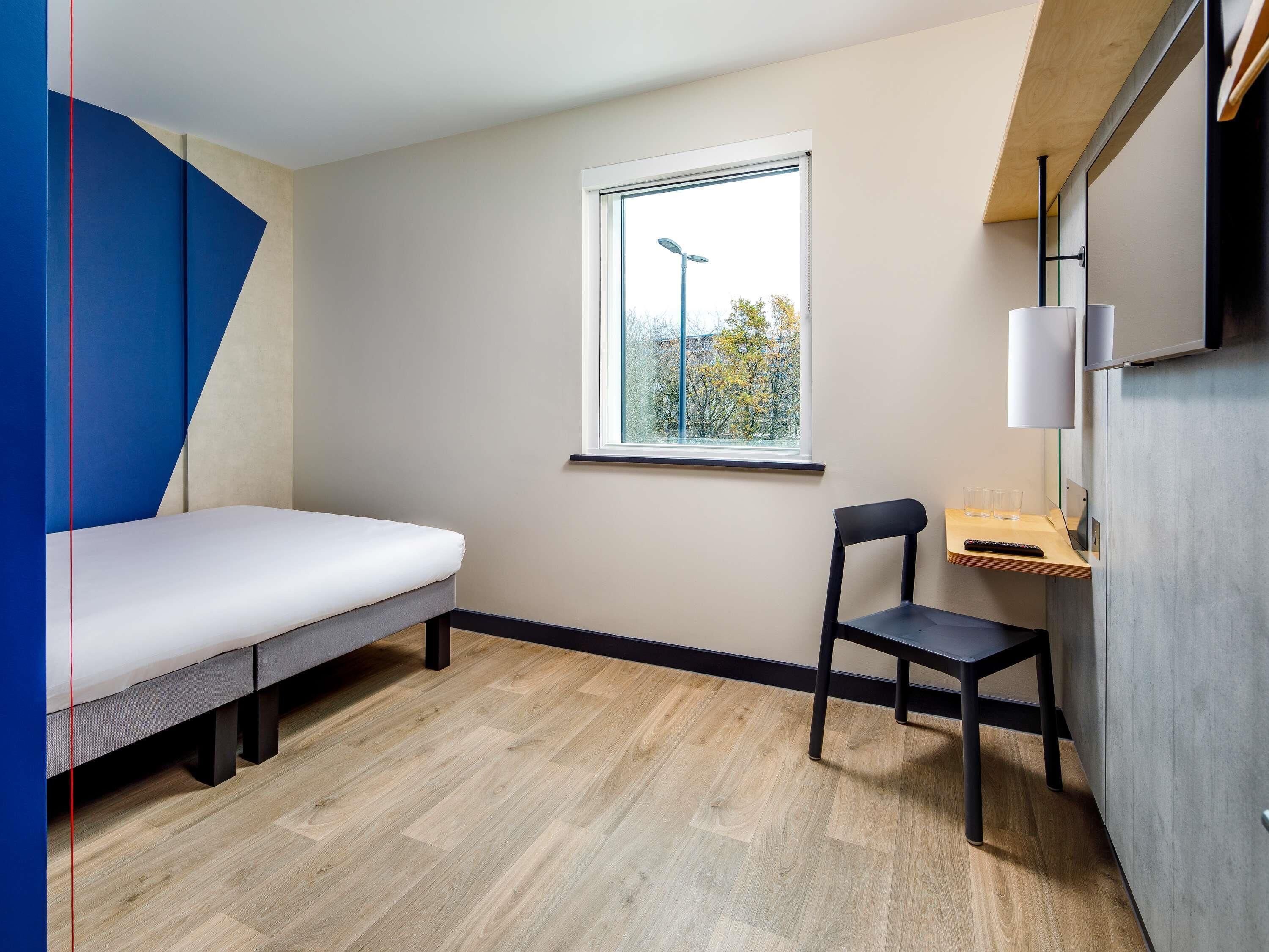 Standard Double Room, 1 Double Bed, Accessible | Hypo-allergenic bedding, memory foam beds, desk, laptop workspace