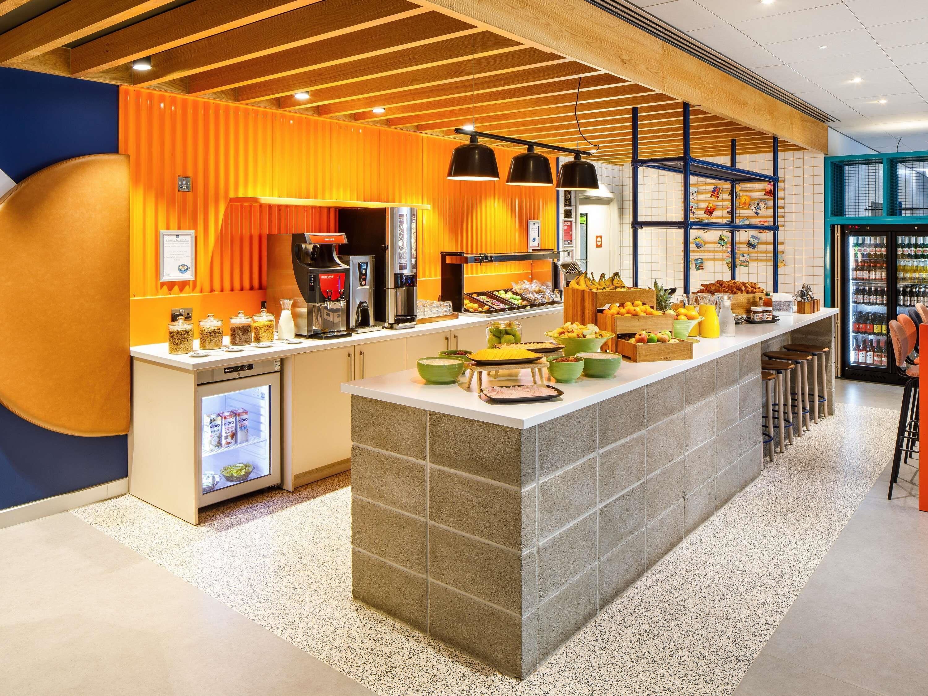 Se ofrece un desayuno continental (8.50 GBP por persona)