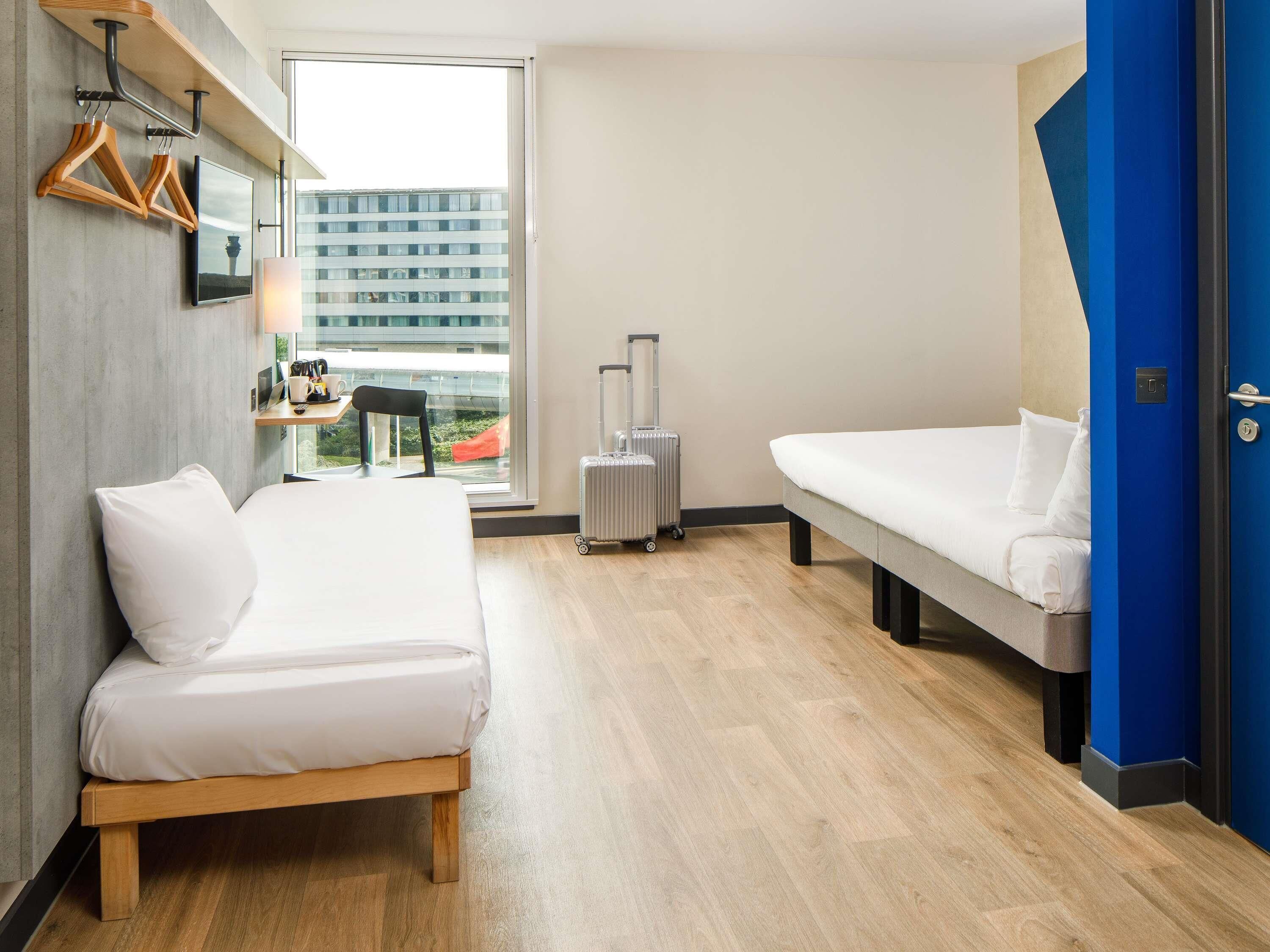 Standard Triple Room, Multiple Beds | Hypo-allergenic bedding, memory foam beds, desk, laptop workspace