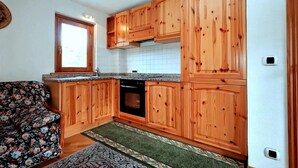 Interior - 300m from ski lifts, 1st floor, view mountain, balcony, tv, 40m², Les Houches (Les Houches)