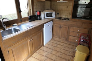 Fridge, microwave, dishwasher, coffee/tea maker