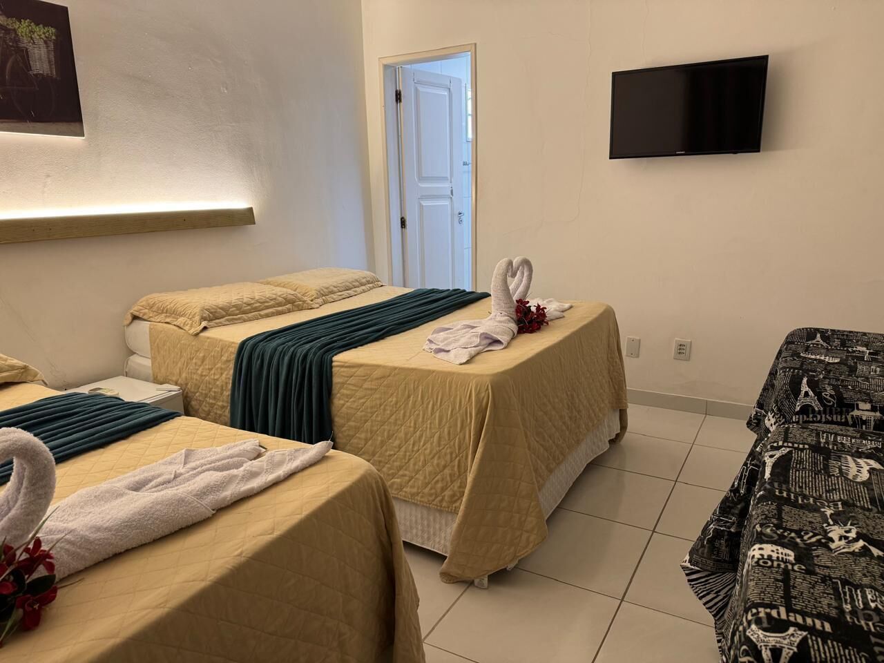 Suite Superior | Ropa de cama hipoalergénica, wifi gratis y ropa de cama 