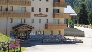 Unclassified image, 4 of 12, button - 150m from ski slopes, 5th floor, view mountain, balcony, parking, ski locker, 36m², Valfréjus (Valfréjus)