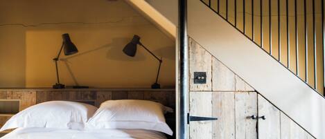 8 chambres, draps en coton égyptien, bureau, fer et planche à repasser