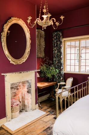 2 bedrooms, desk, free WiFi, bed sheets