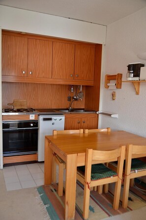 Microwave, oven