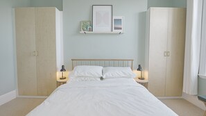 1 bedroom, free WiFi, bed sheets - Burlington Mansions - Stunning Coastal Apartment (Boscombe)