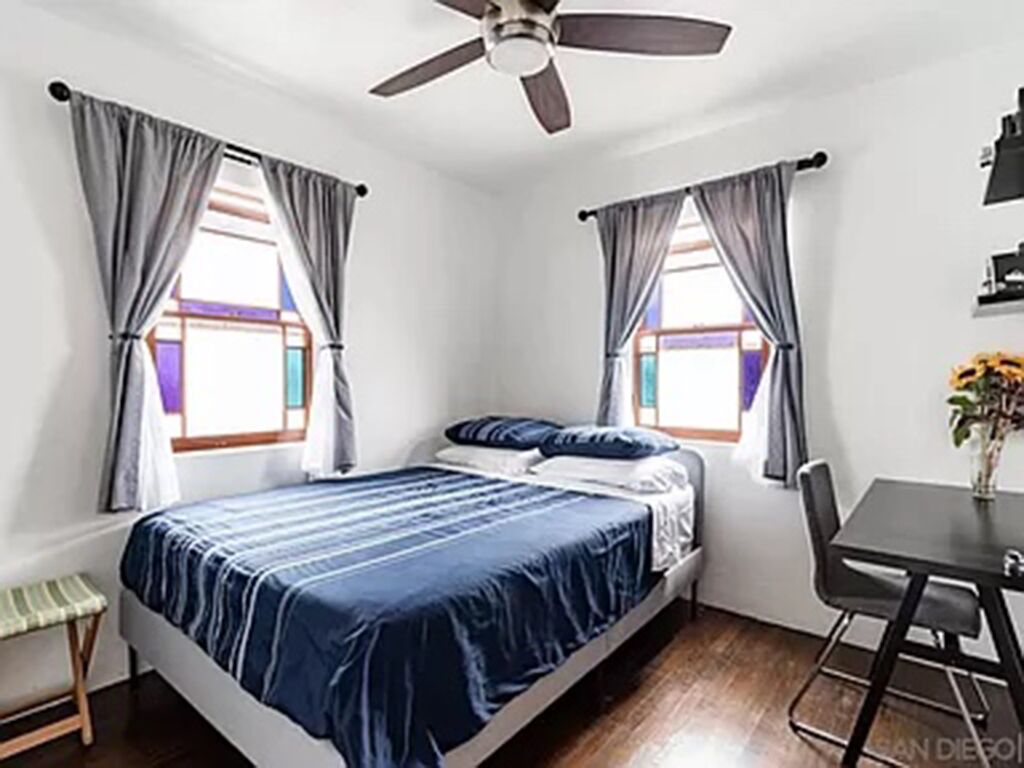 2 bedroom cottage in the heart of ocean beach