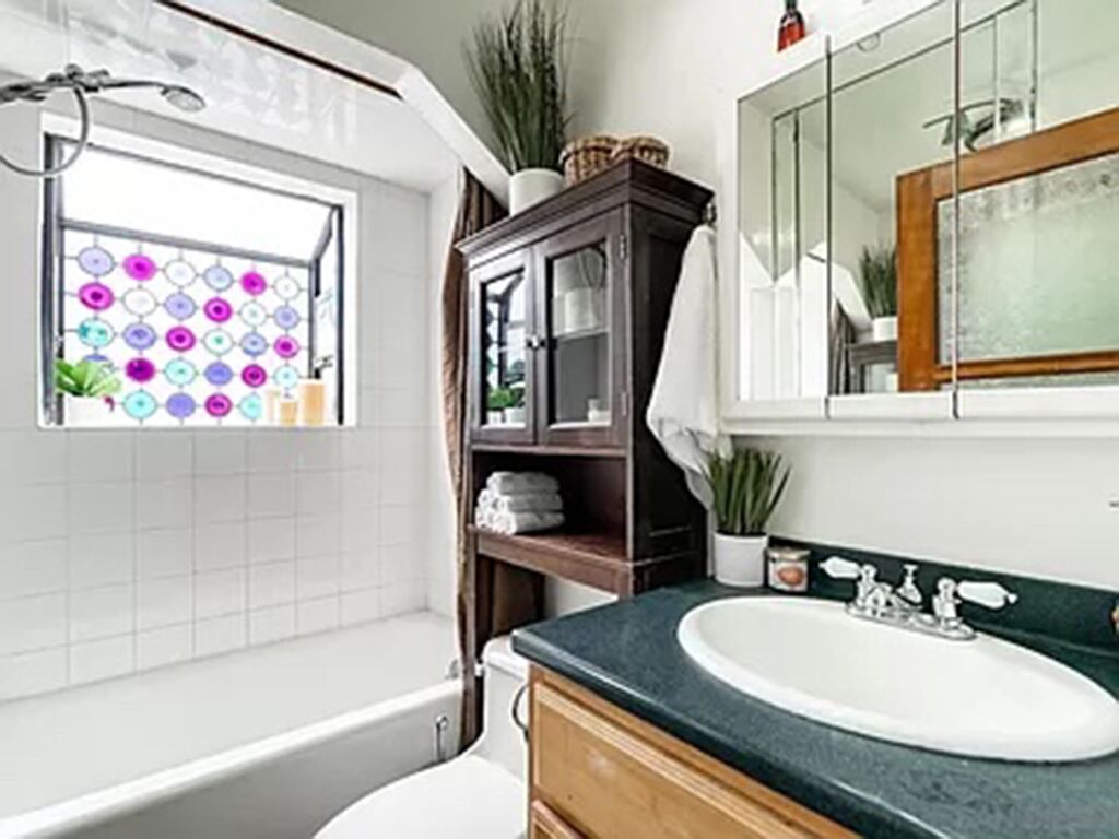 2 bedroom cottage in the heart of ocean beach