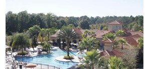 Piscina all'aperto, una piscina riscaldata