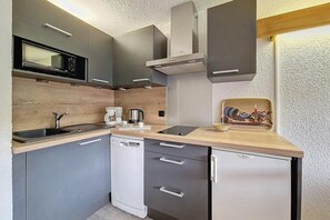 Kühlschrank, Mikrowelle, Geschirrspüler