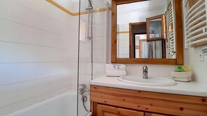 Bathtub - 300m from shops, 1st floor, balcony, tv, 50m², Les Menuires (Les Menuires)