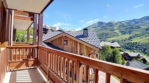Property grounds - 300m from shops, 2nd floor, balcony, tv, 50m², Les Menuires (Les Menuires)