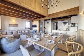 Interior - 300m from shops, 1st floor, balcony, tv, 85m², Les Menuires (Les Menuires)