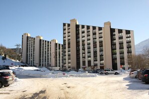 Exterior - 10m from shops, 3rd floor, balcony, tv, 20m², Les Menuires (Les Menuires)