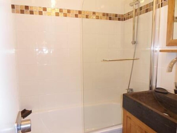 Bathtub