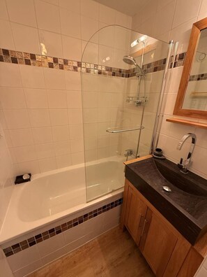Bathtub