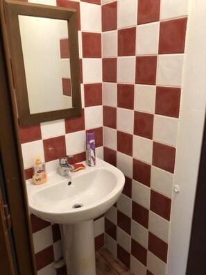 Baignoire, sĂšche-cheveux