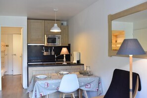 Frigorifero, microonde, forno, lavastoviglie
