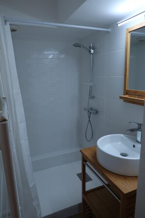 Badewanne, Haartrockner