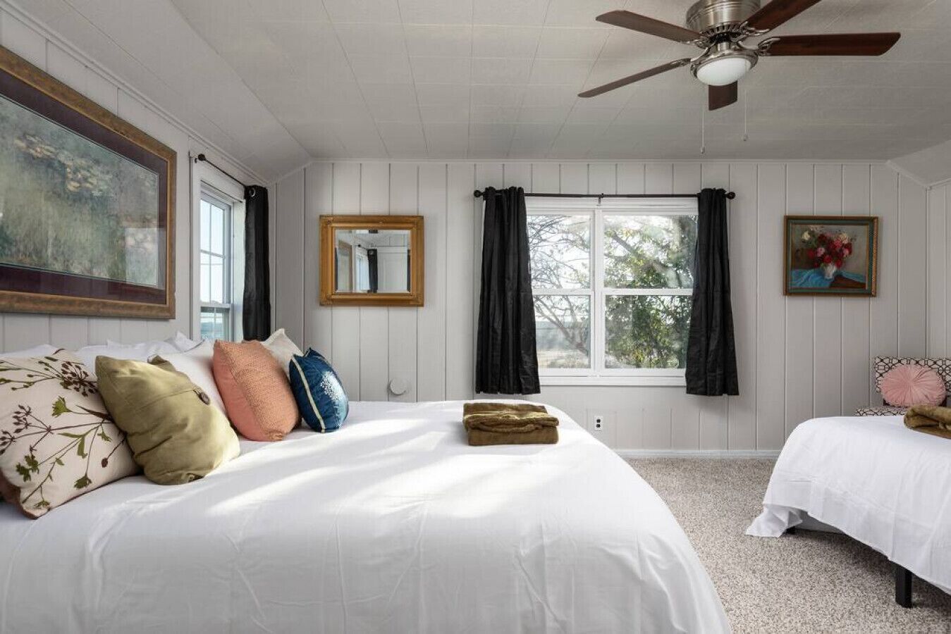 4 soveværelser, skrivebord, strygejern/strygebræt, Wi-Fi