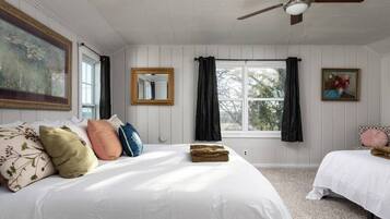 4 soveværelser, skrivebord, strygejern/strygebræt, Wi-Fi