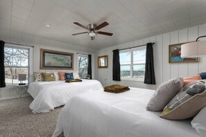 4 habitaciones, escritorio, tabla de planchar con plancha y wifi 