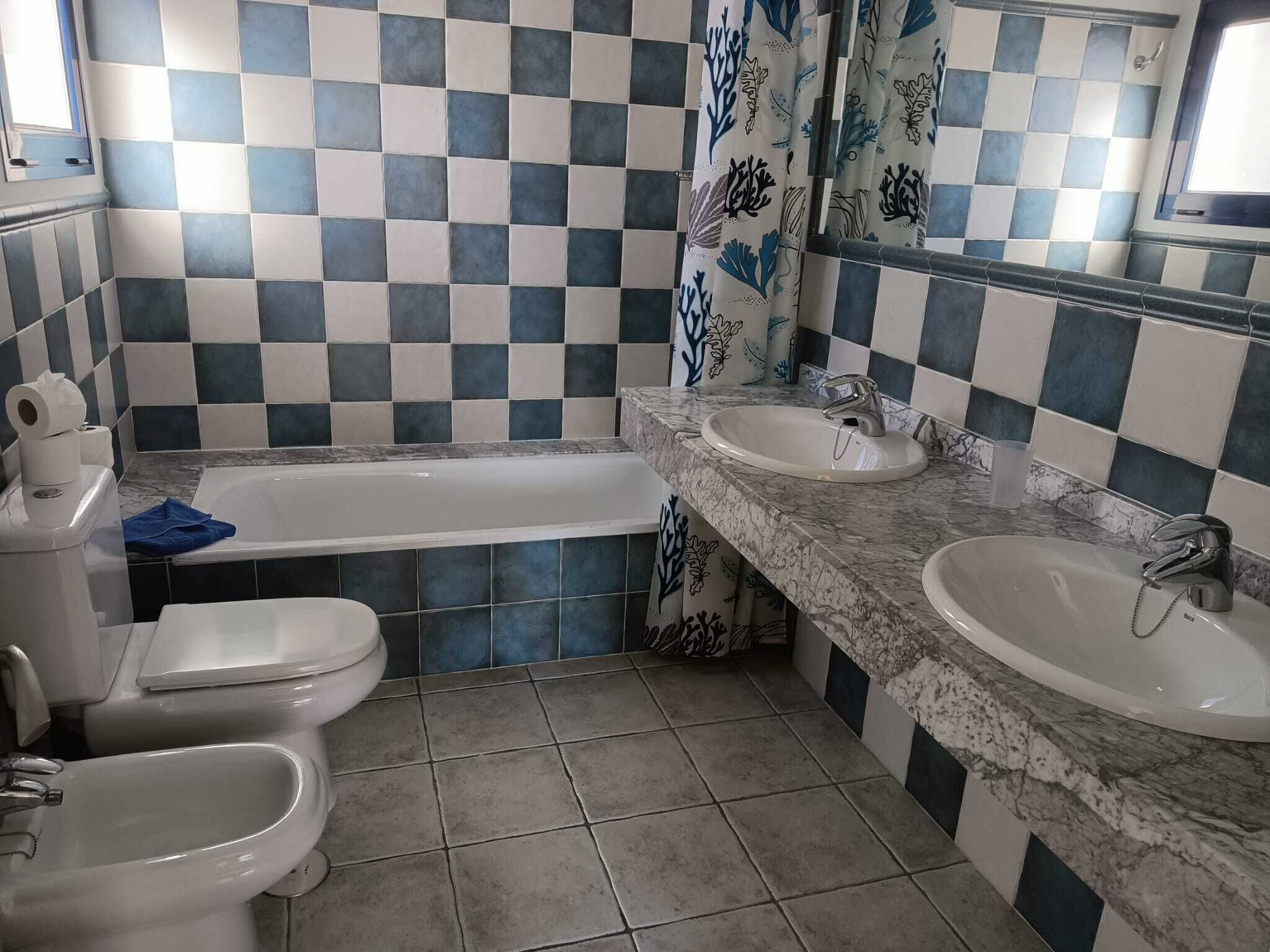 VILLA CON PISCINA PRIVADA Y VISTAS AL MAR