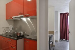 Kühlschrank, Mikrowelle, Geschirrspüler