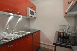 Kühlschrank, Mikrowelle, Geschirrspüler