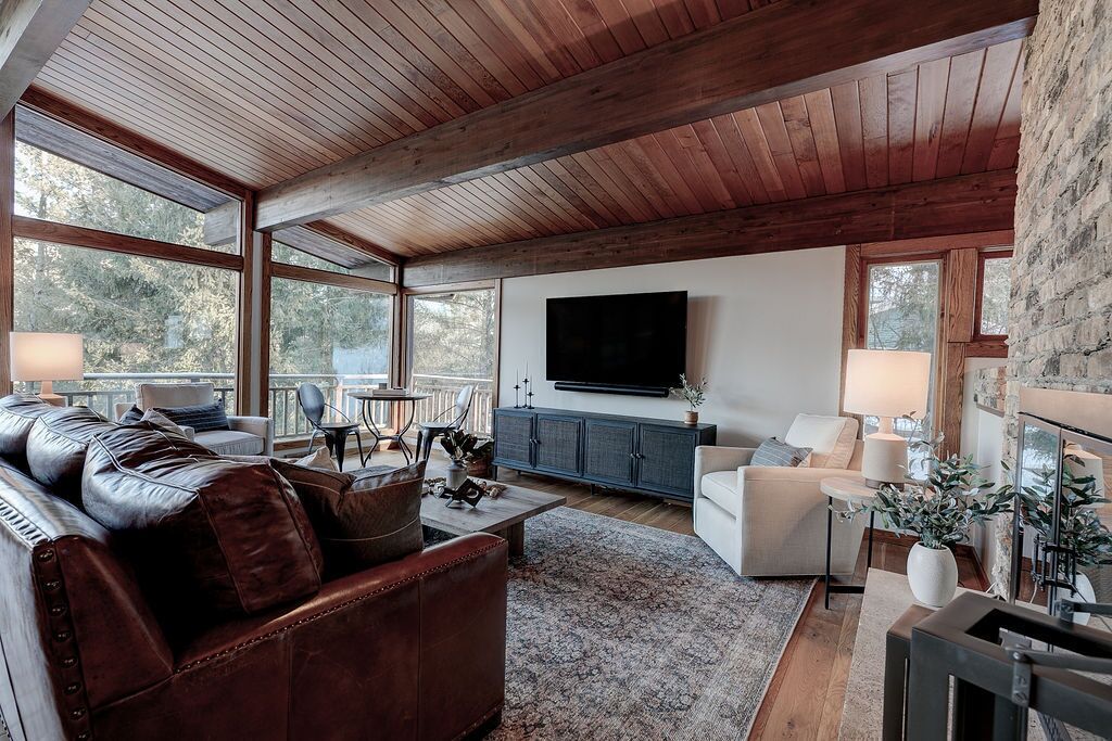 Luxury Retreat - Nestled in Bluffs - 10 Mins from Downtown