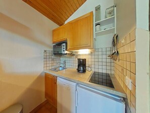 Fridge, oven, dishwasher, coffee/tea maker - 1st floor, balcony, parking, tv, 29m², Le Grand Bornand (Le Grand-Bornand)