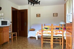 Interior - Ground floor, balcony, tv, ski locker, 29m², Le Grand Bornand (Le Grand-Bornand)