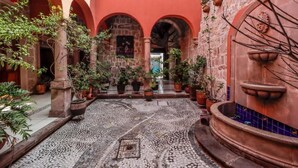 Unclassified image, 5 of 18, button - La Siesta del Fauno (Morelia)