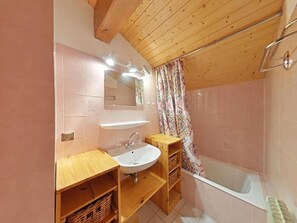 Badewanne, Haartrockner