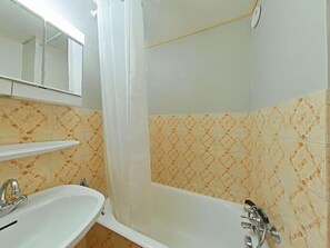 Bathtub