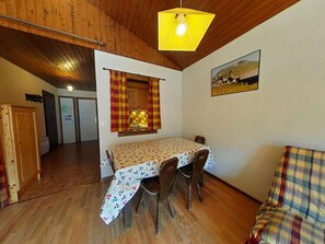 Dining - 3rd floor, view mountain, balcony, tv, 41m², Le Grand Bornand (Le Grand-Bornand)