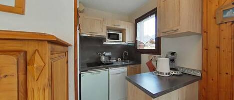 Refrigerador, microondas, horno, lavavajillas