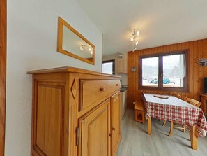 Dining - Ground floor, balcony, tv, ski locker, 26m², Le Grand Bornand (Le Grand-Bornand)